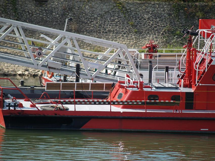 Feuerloeschboot 10-2      P209.JPG